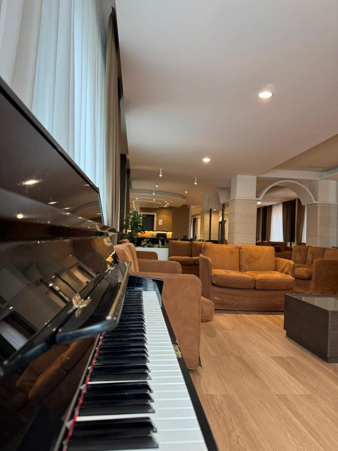 Hotel Meranda Camigliatello Silano Bagian luar foto